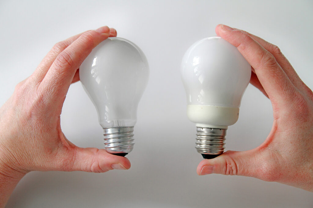 1762448 3028997 glodlampa och laenergilampa webb 10 powodów, dla których warto zmienić żarówki na oświetlenie LED